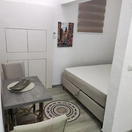 Sokak Apartmán
